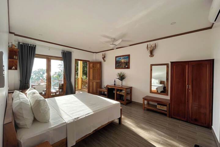 Room 28 of 124