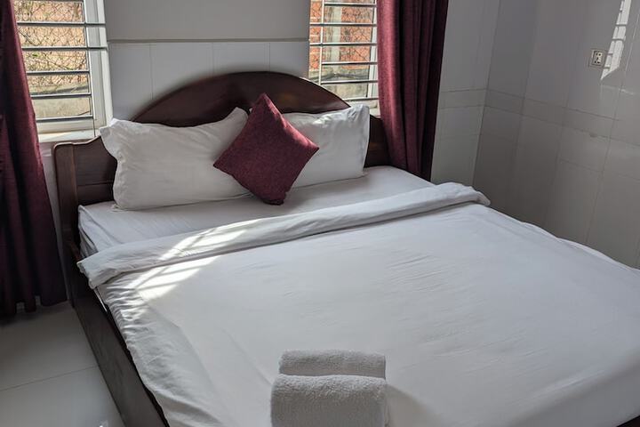 Room 10 of 24