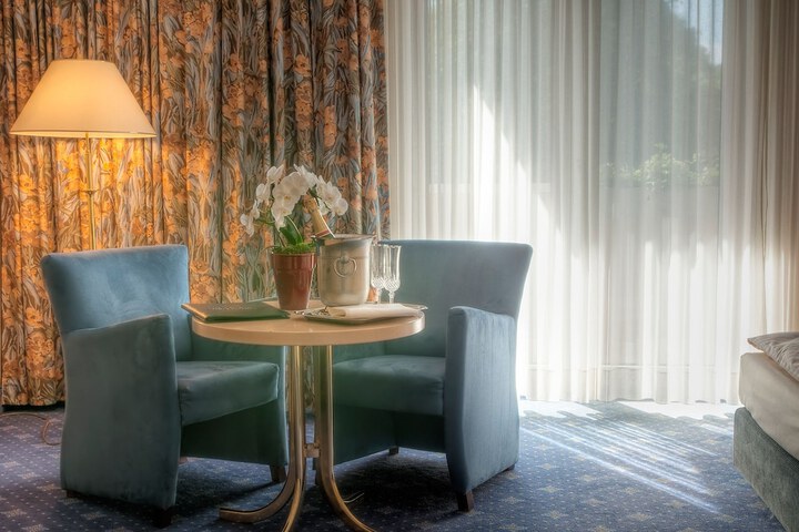 Room 13 of 40