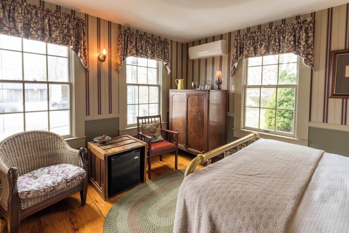 Room 4 of 75