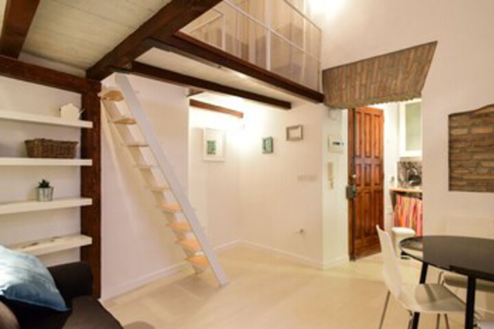 Room 16 of 19