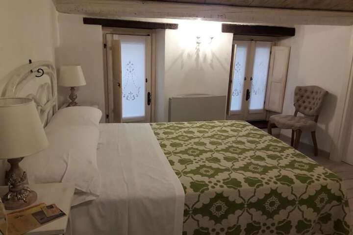 Room 8 of 28