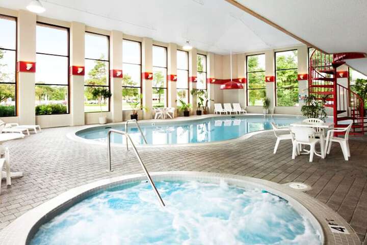 Indoor spa tub