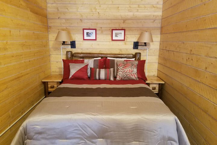Room 8 of 77