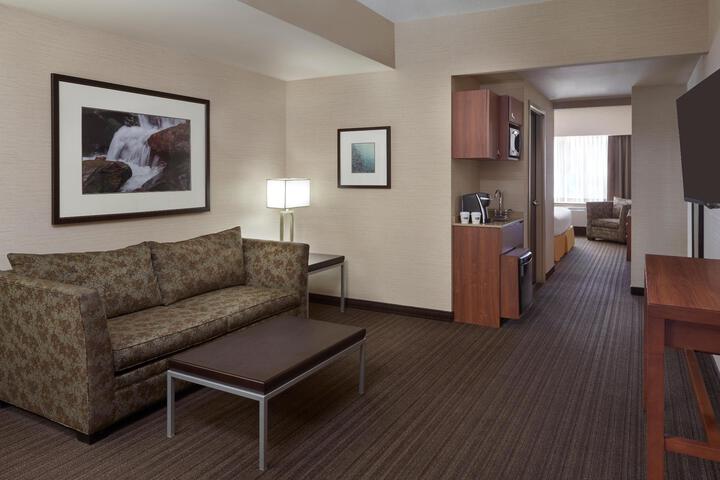 Standard | King Bed (9 of 13)