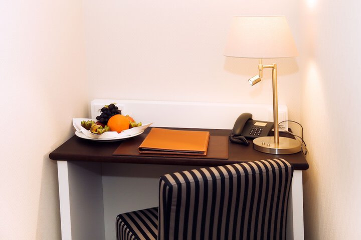 Room 20 of 77