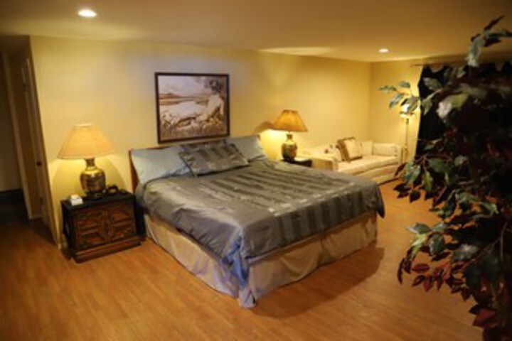 Room 30 of 38