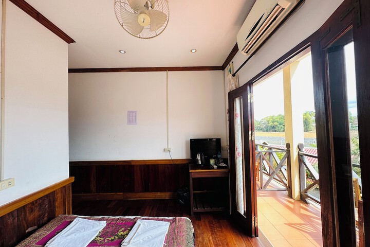 Room 103 of 149