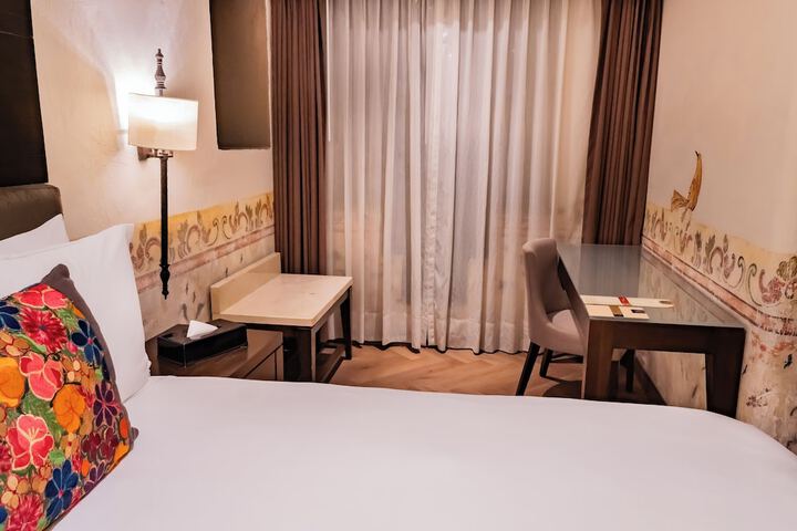Room 51 of 92