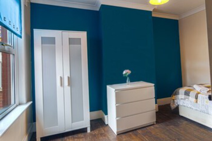 Room 16 of 22