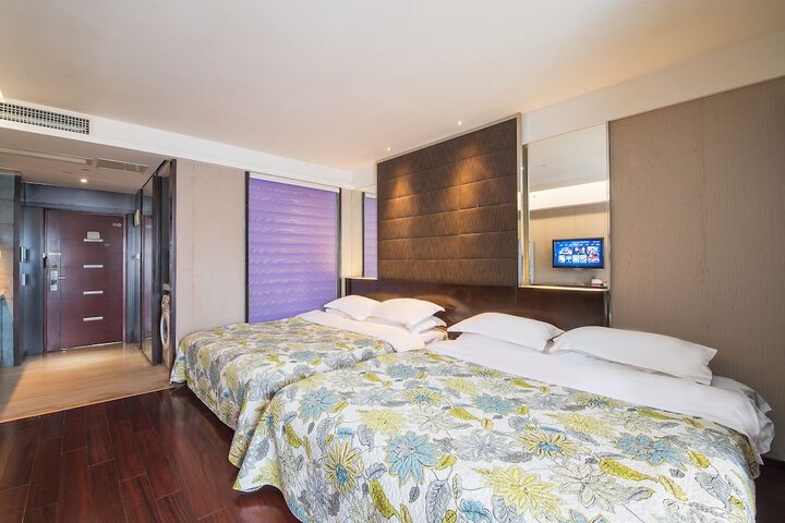Room 10 of 50