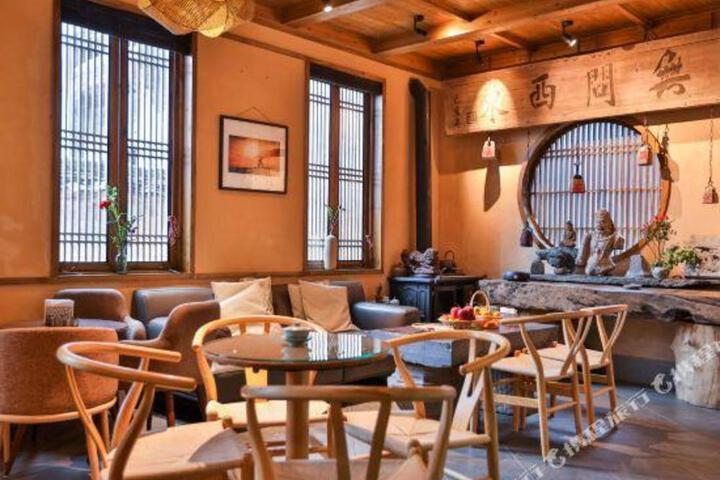 Bushe Wenyue Guesthouse