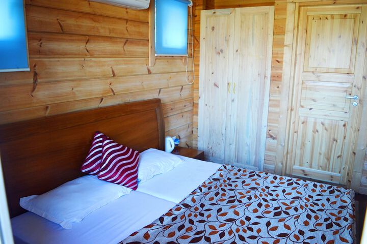 Room 4 of 13