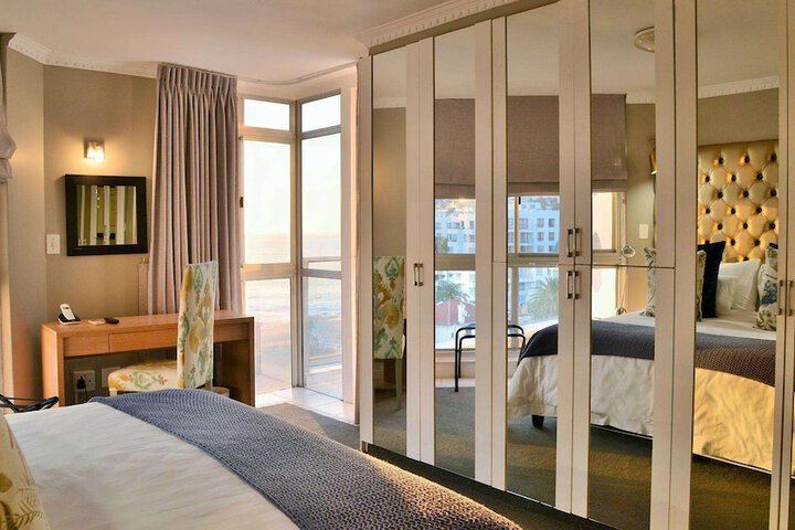 Room 45 of 242