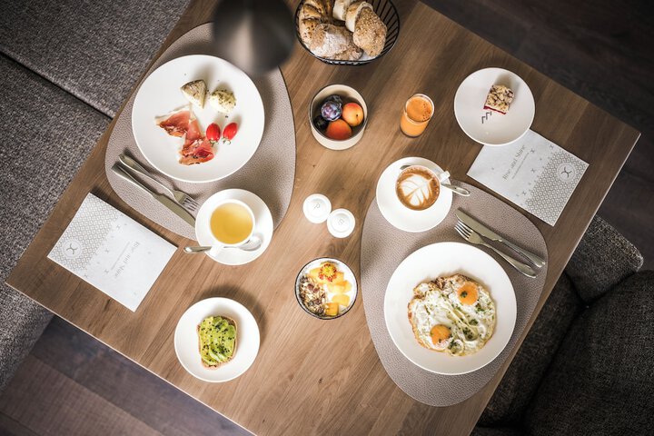 Breakfast/Coffee Service 100 of 115