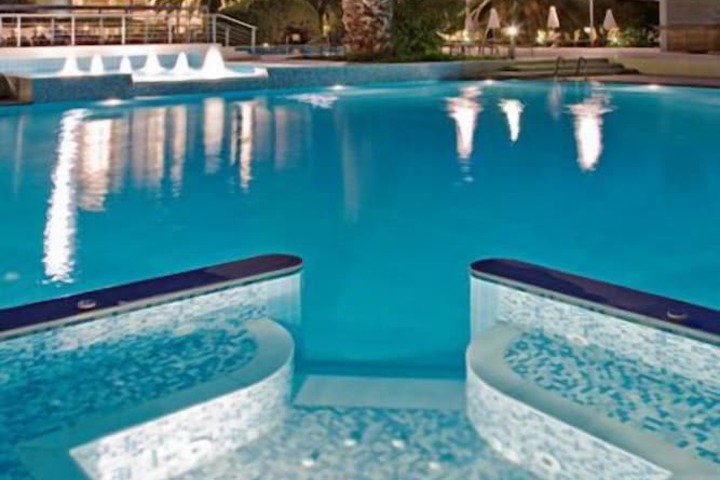 Pool 52 of 118