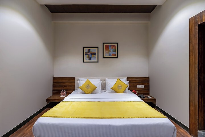 Room 5 of 44