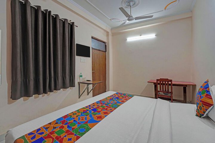 Room 12 of 26