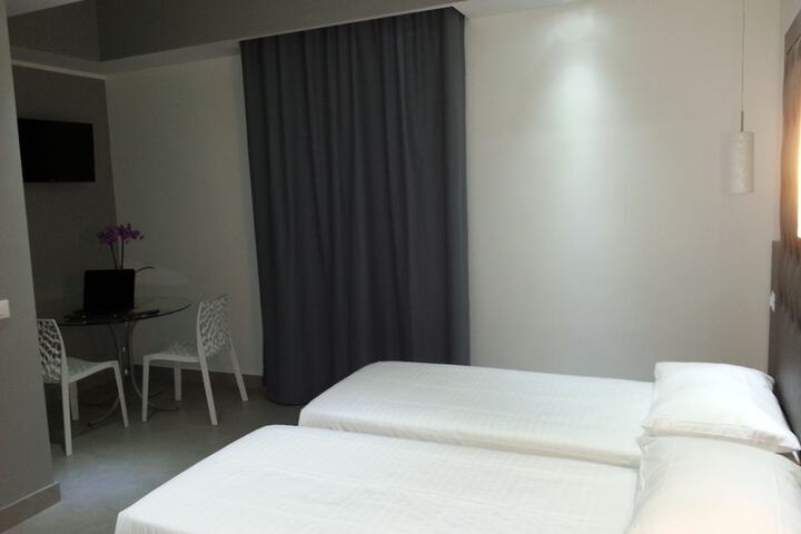 Room 11 of 20