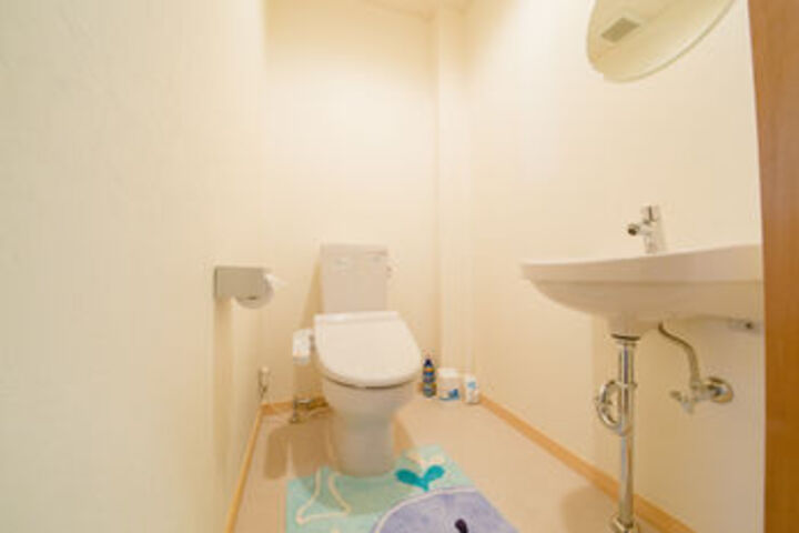 Room 2 of 20