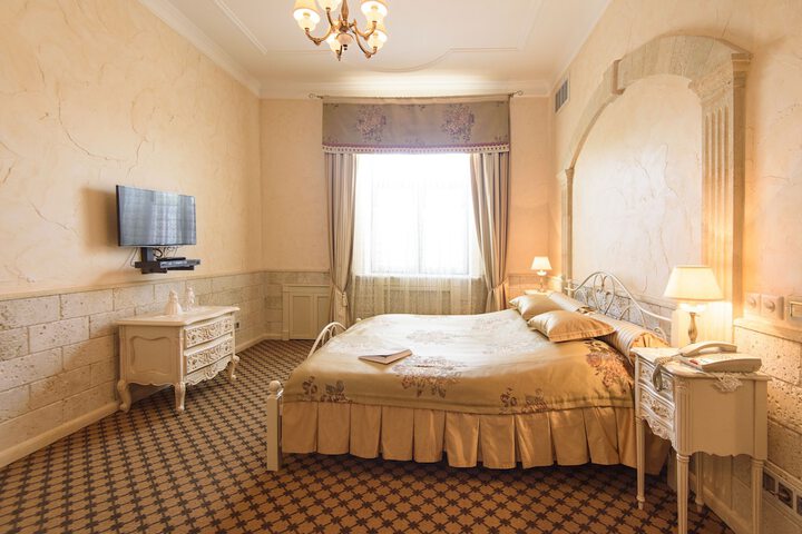 Room 7 of 29