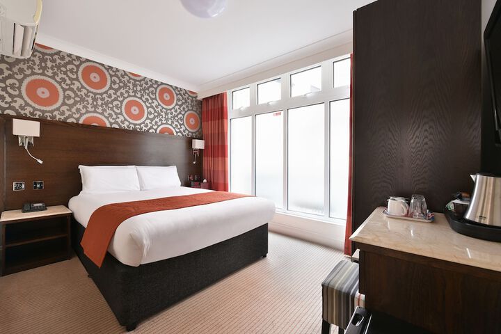 Room 15 of 44