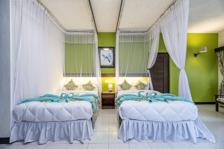 Room 4 of 20