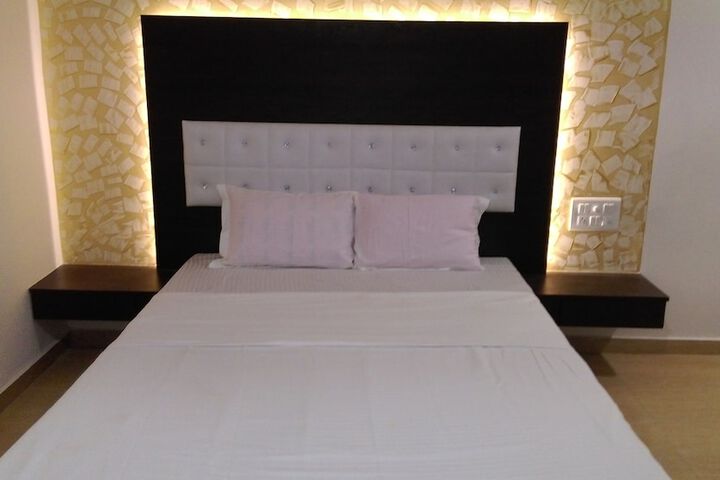 Room 5 of 25