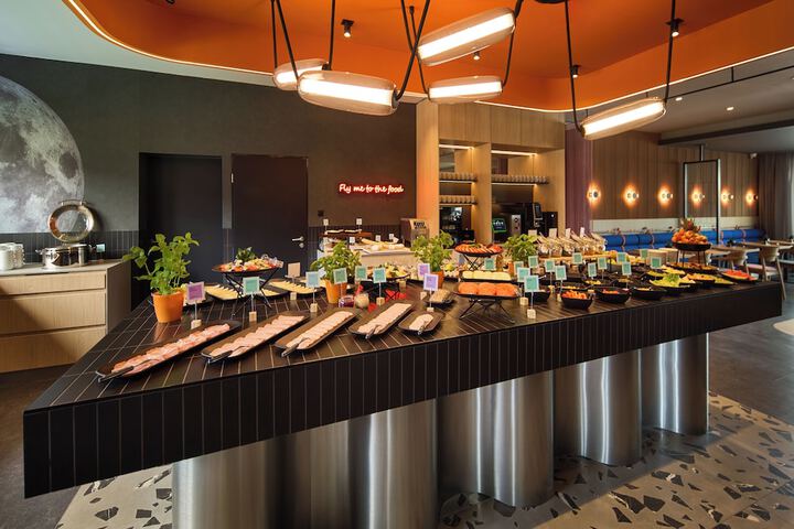 Breakfast buffet