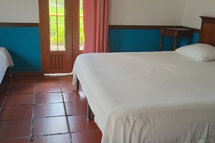 Room 32 of 89