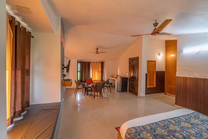 Room 4 of 51