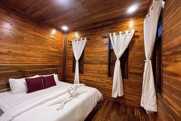 Room 6 of 26