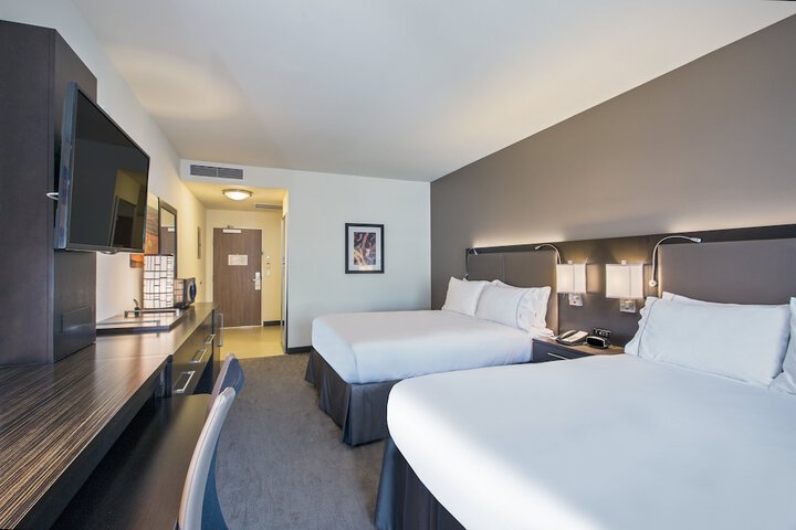 Room 5 of 45
