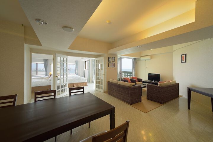 Room 17 of 47