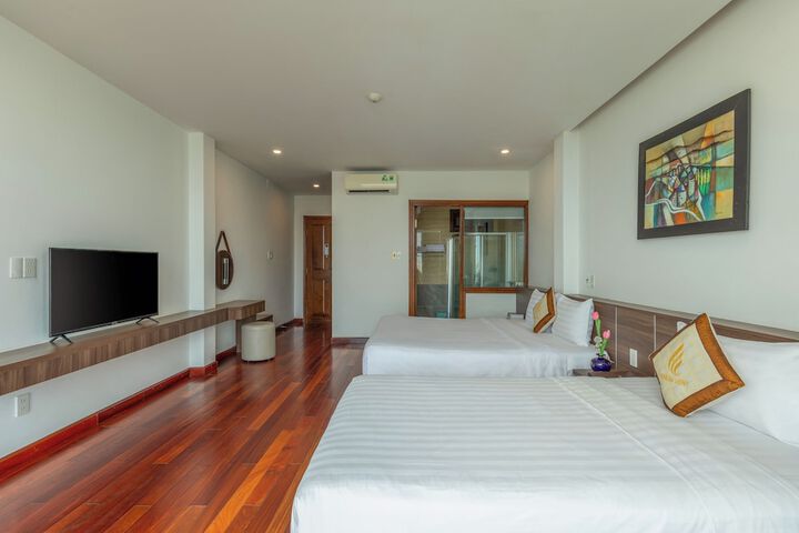Room 30 of 43