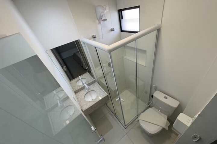 Room 6 of 9