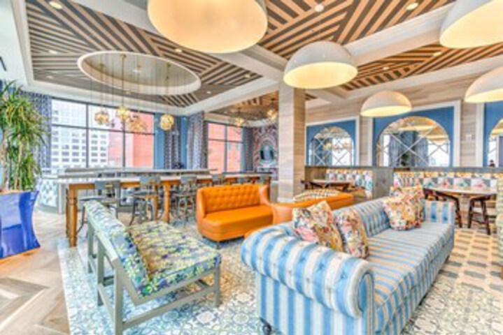 Lounge 50 of 68