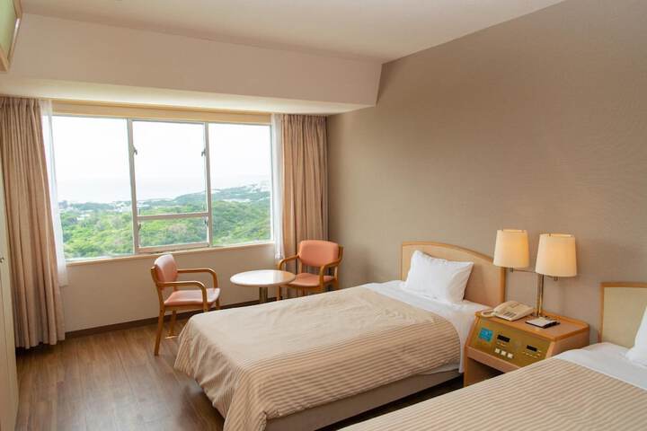 Room 8 of 23