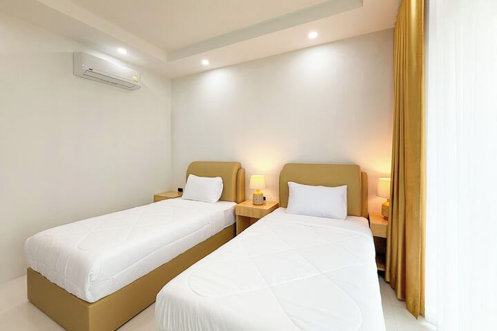 Room 8 of 47