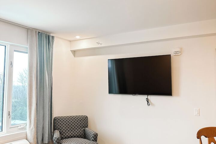 Room 33 of 68