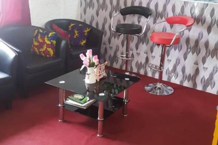 Lounge 12 of 20