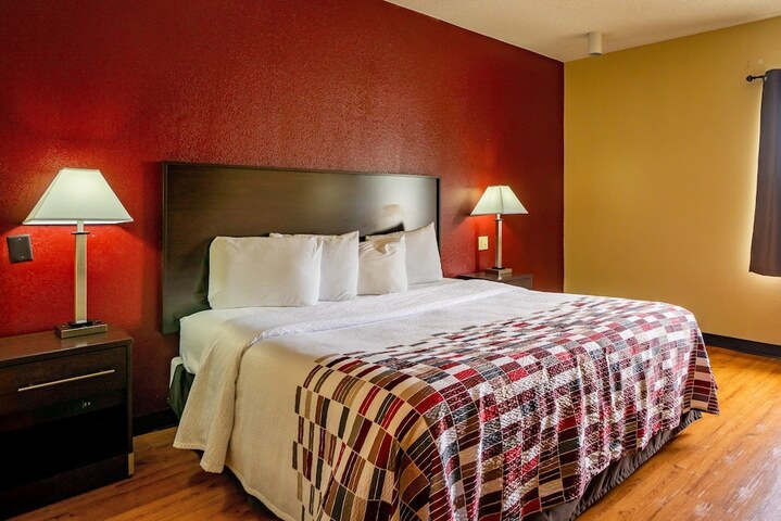 Superior King Bed (13 of 17)
