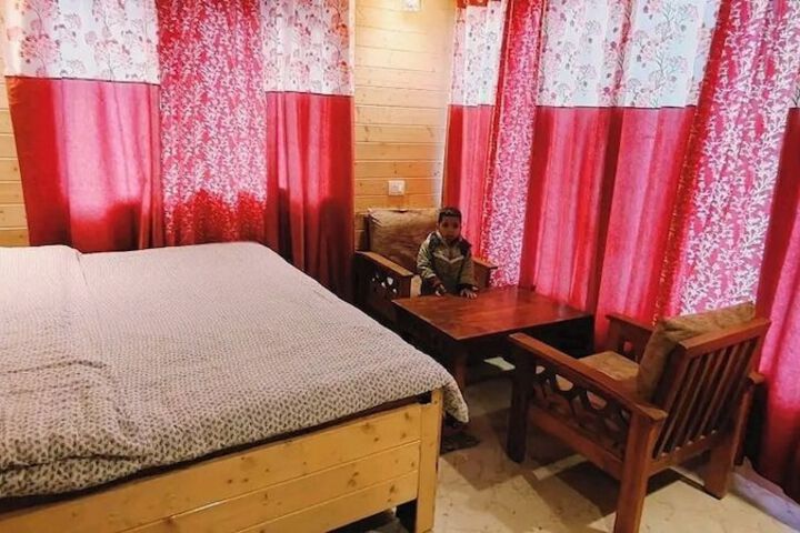 Room 4 of 19