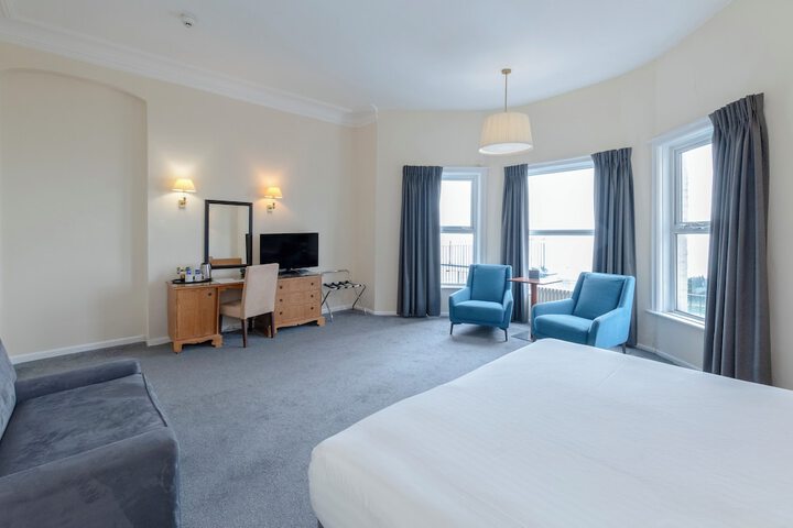 Room 42 of 99