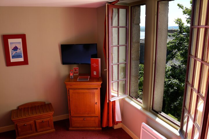 Room 26 of 98
