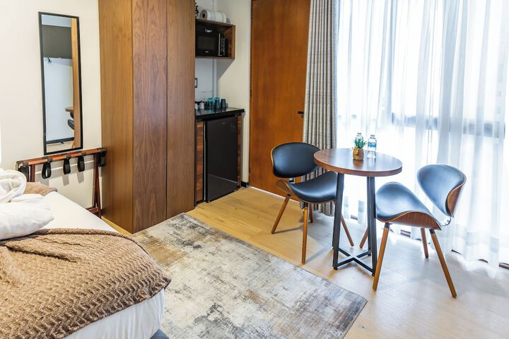 Room 104 of 329