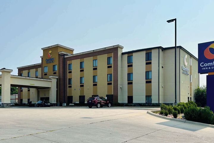 Hotel 32 of 34