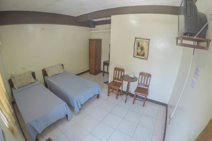 Room 13 of 42