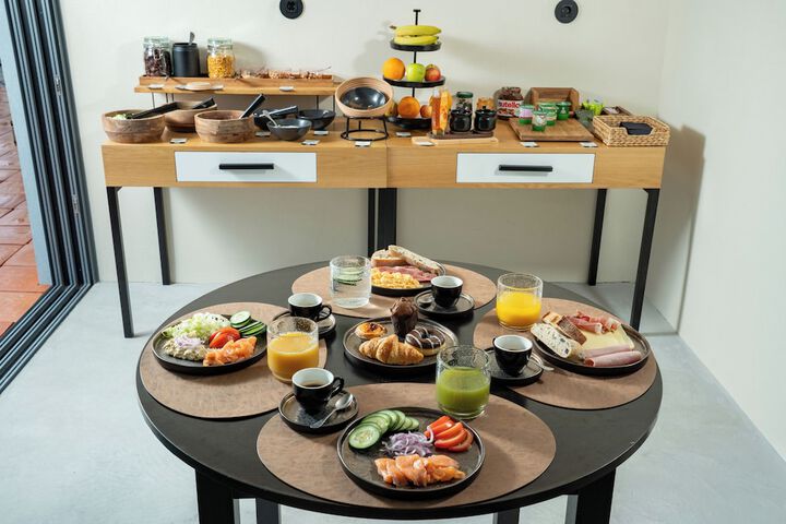 Breakfast/Coffee Service 41 of 43