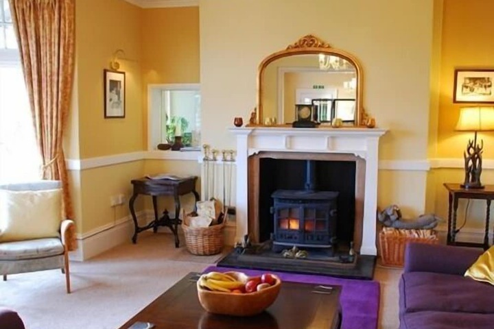 Lounge 56 of 75